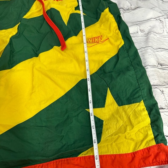 Nike Colorblock Swim Trunks Men’s L – Red Yellow Green Star Print Worn 1 time - Picture 11 of 11